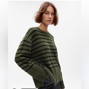 GAP 24/7 split hem crew neck cotton sweater